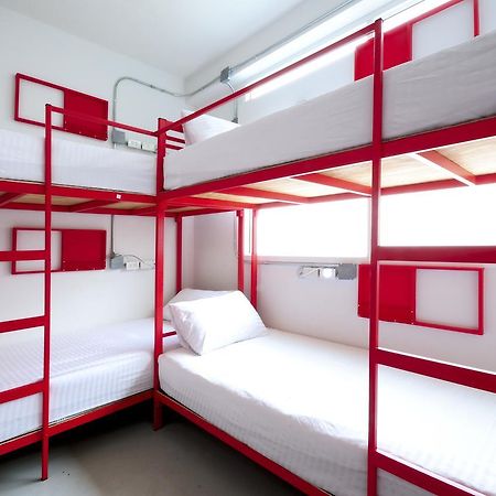 Jellybean Ezy Hostel Sathorn Bangkok Exteriör bild