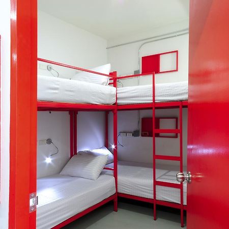 Jellybean Ezy Hostel Sathorn Bangkok Exteriör bild