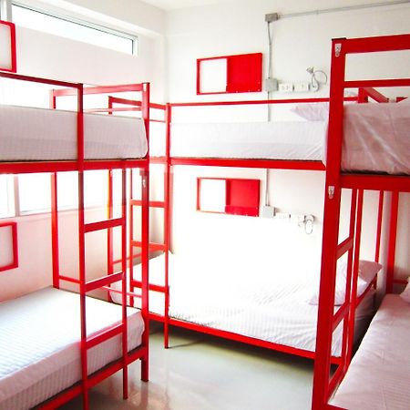 Jellybean Ezy Hostel Sathorn Bangkok Exteriör bild