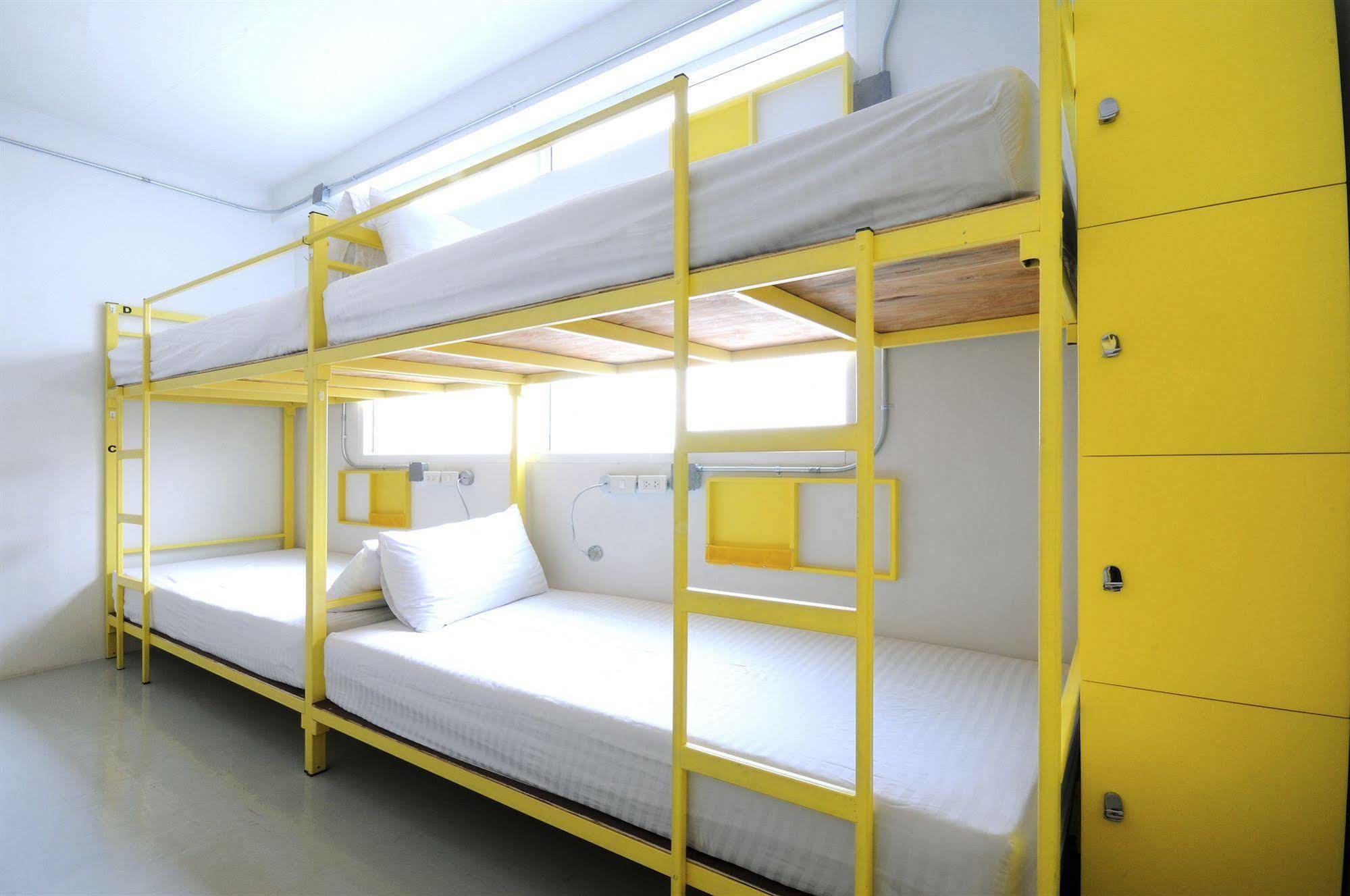 Jellybean Ezy Hostel Sathorn Bangkok Exteriör bild