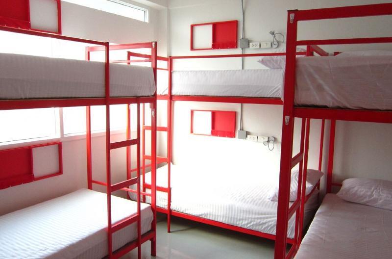 Jellybean Ezy Hostel Sathorn Bangkok Exteriör bild